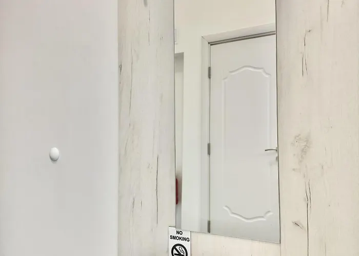 Centre 1bdr Next To Theater Tear And Laughter