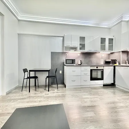 Centre 1bdr Next To Theater Tear And Laughter * София