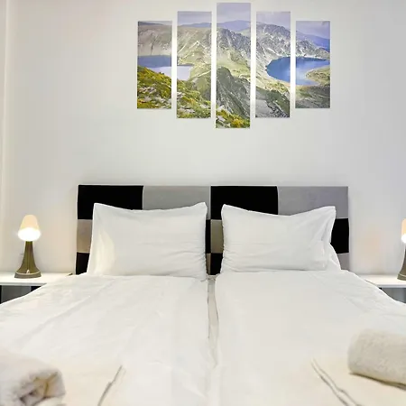 Centre 1bdr Next To Theater Tear And Laughter