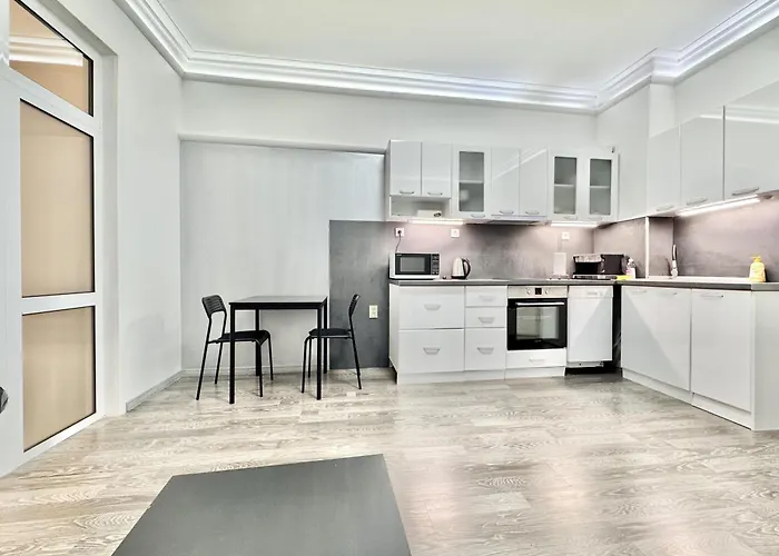 Centre 1bdr Next To Theater Tear And Laughter * София